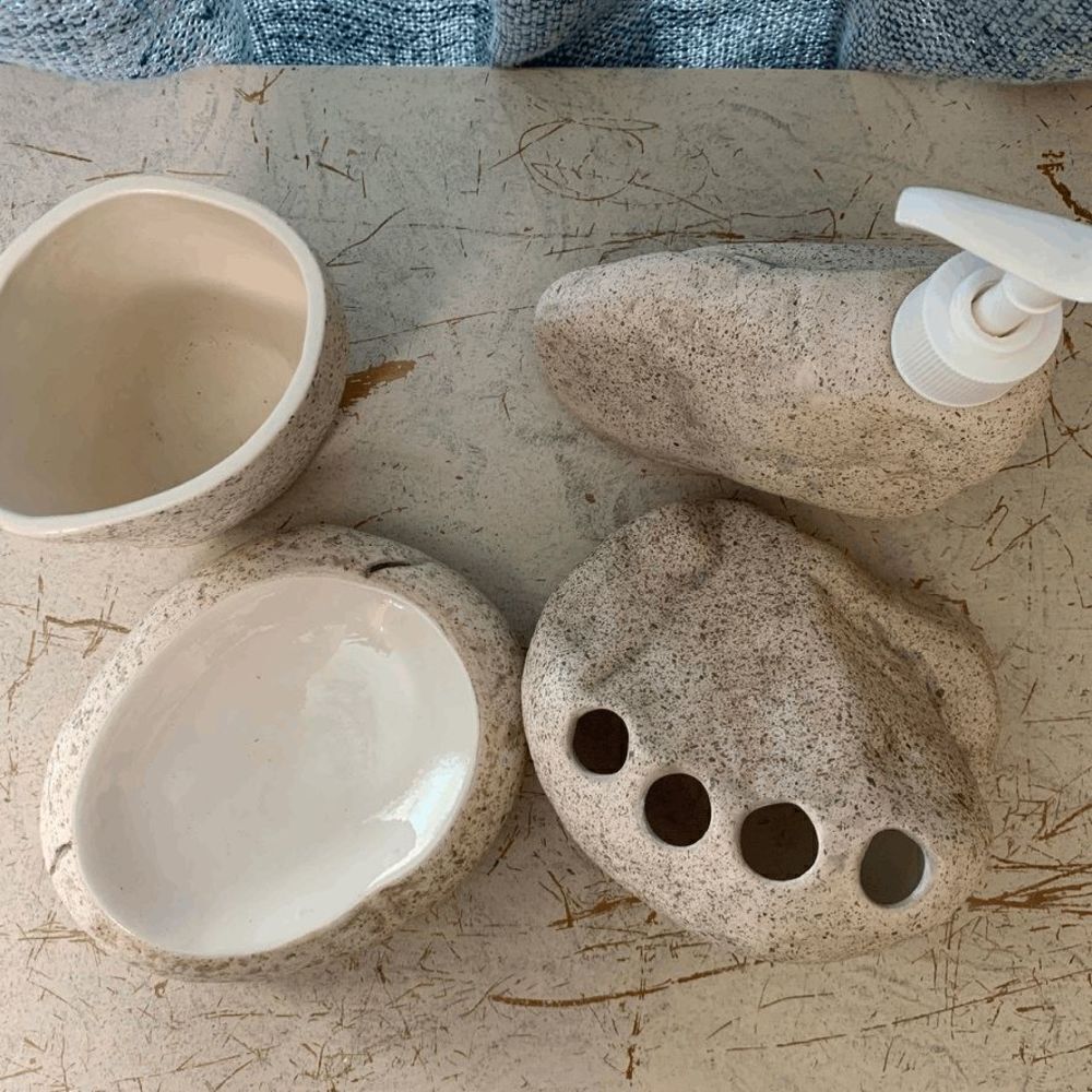 Handcrafted 4 Piece Bathroom Set - Picture 8 of 8